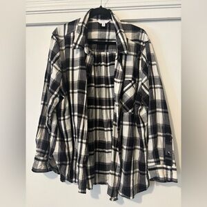 Time and Tru Women’s Checkered Black and White Shirt